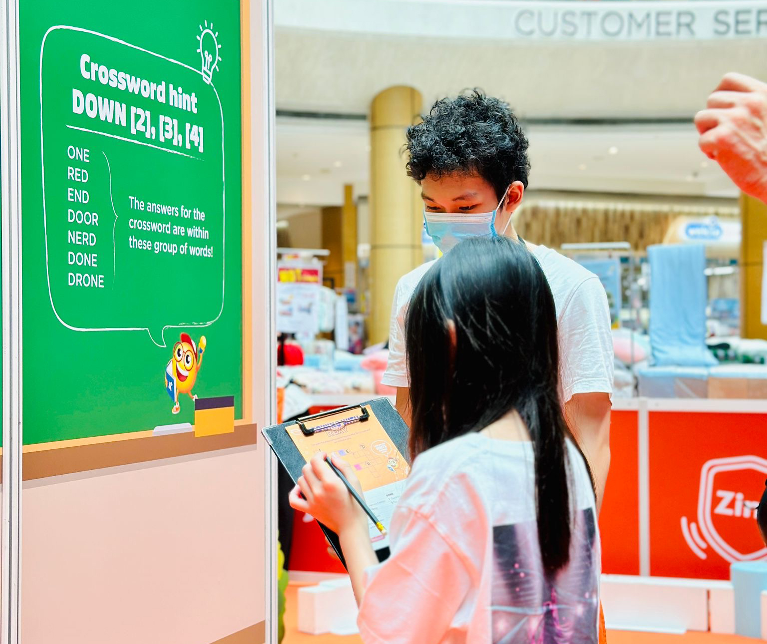 Solving a part of the crossword puzzle at Word Champ